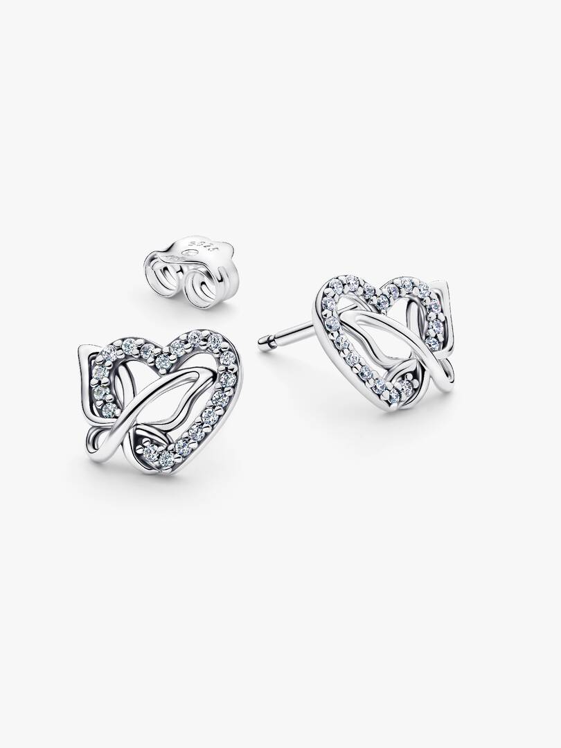 Aretes de botón Corazón y mariposa entrelazados